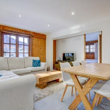 Modern 3 Bedroom In Apartment
