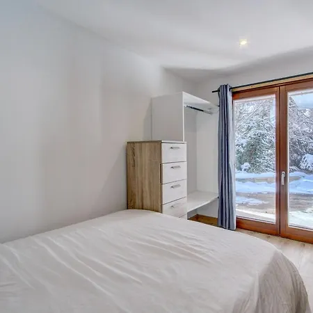 Apartment Modern 3 Bedroom In