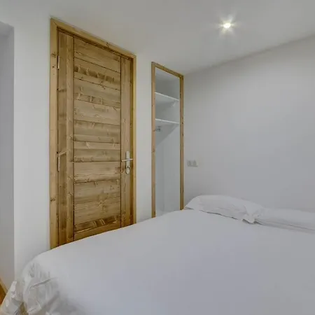 Modern 3 Bedroom In Апартаменты *